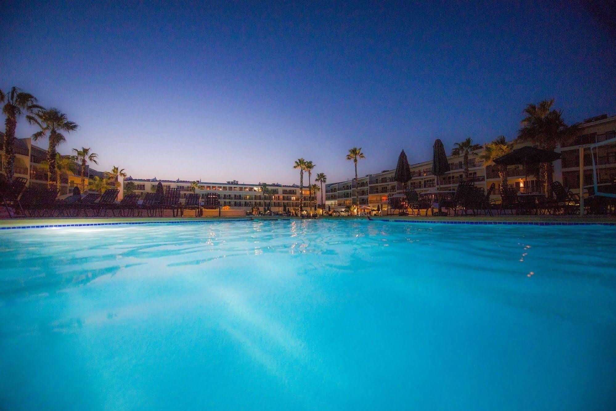 פורט ארנסס Port Royal Ocean Resort & Conference Center מראה חיצוני תמונה